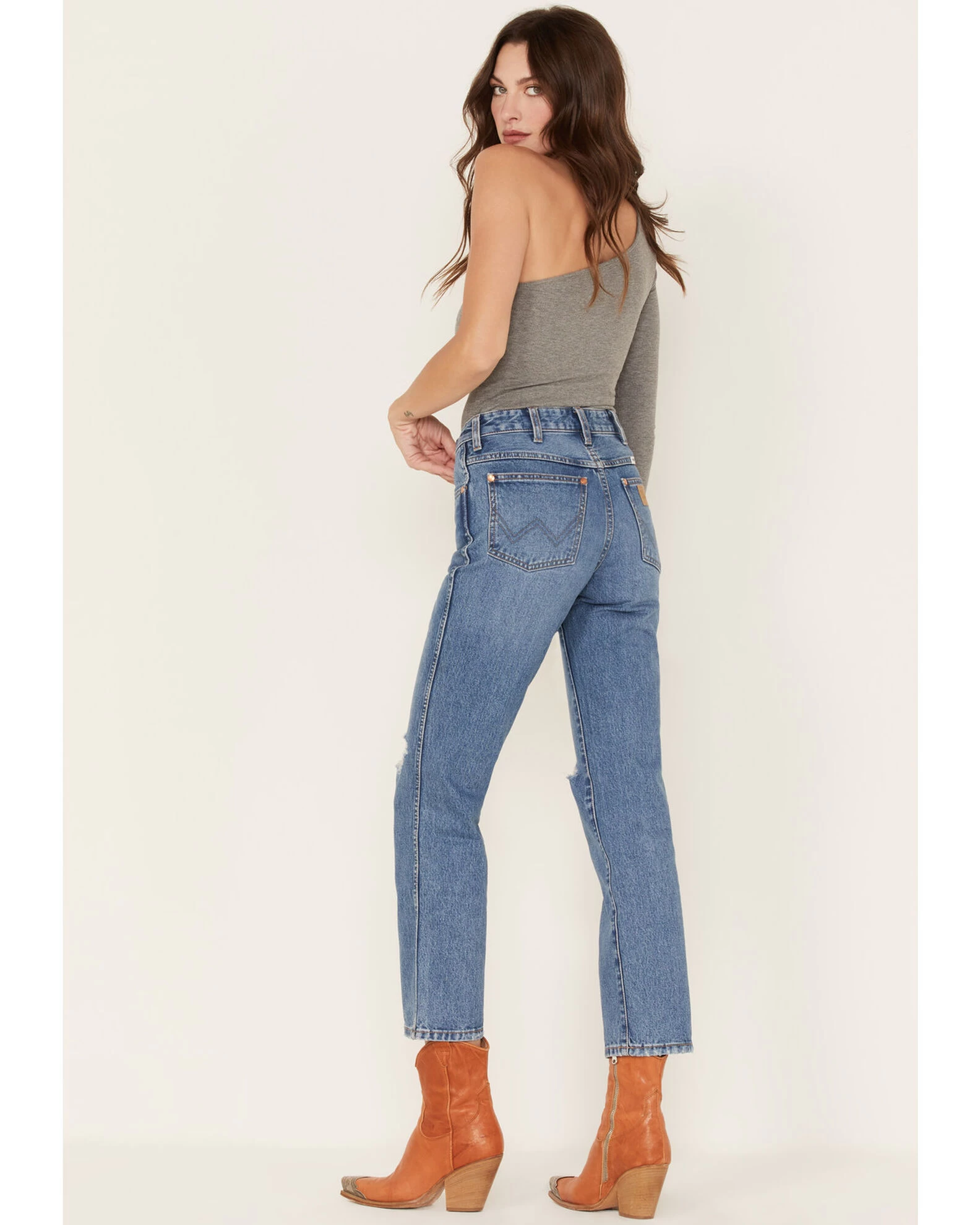 Wrangler Women's Wild West 603 Light Wash Patty High Rise Distressed Cropped Straight Jeans 5 Wrangler Women's Wild West 603 Light Wash Patty High Rise Distressed Cropped Straight Jeans - Image 3