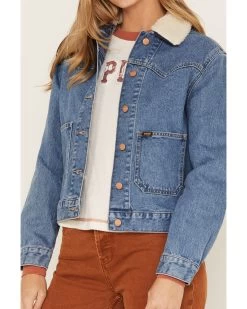 Wrangler Women's Light Wash Denim Sherpa Collar Western Jacket 8 Wrangler Women's Light Wash Denim Sherpa Collar Western Jacket -Western Fashion 2000371303 400 P3