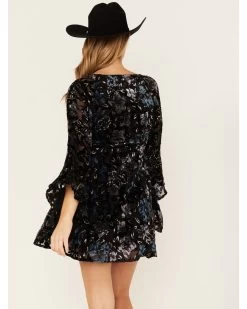 Shyanne Women's Flare Sleeve Burn Out Velvet Dress -Western Fashion 2000380655 001 P4