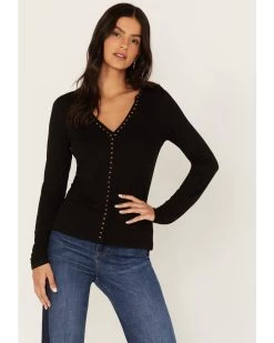 Idyllwind Women's Quitman Studded Henley Shirt