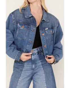 Wrangler Women's Medium Wash Cowboy Cropped Denim Jacket 8 Wrangler Women's Medium Wash Cowboy Cropped Denim Jacket -Western Fashion 2000383478 400 P3